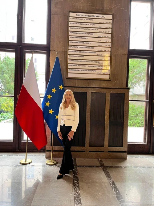 Udział reprezentantki Izby Rzemiosła i PPŚ w Słupsku na spotkaniu z przedstawicielami branży fryzjerskiej w MEN 